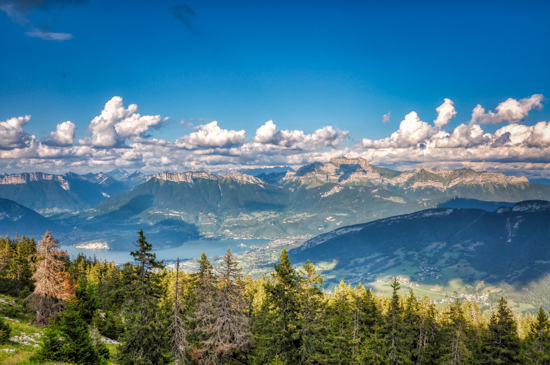mountain-g051d04bff_1920.jpg